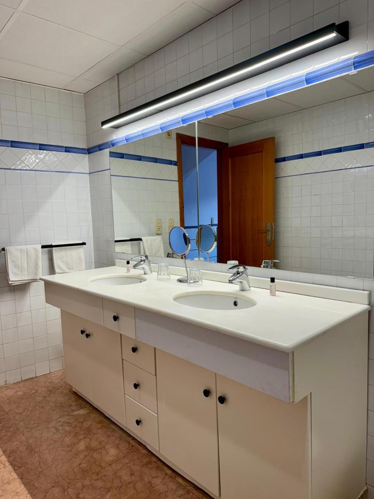 N28 Bed & Breakfast Xativa Bagian luar foto